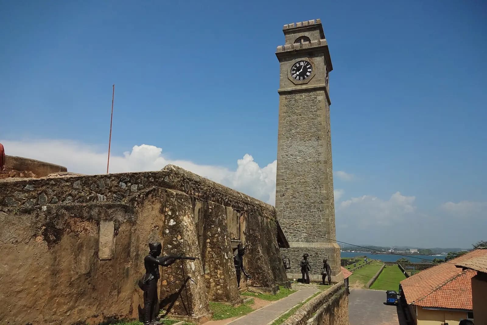 Galle Day Tour - Expert Guided Day Tour in Galle City, Galle Fort, Galle Lighthouse, Old Dutch Streets, Japanese Peace Pagoda, Galle Beach - Image 1